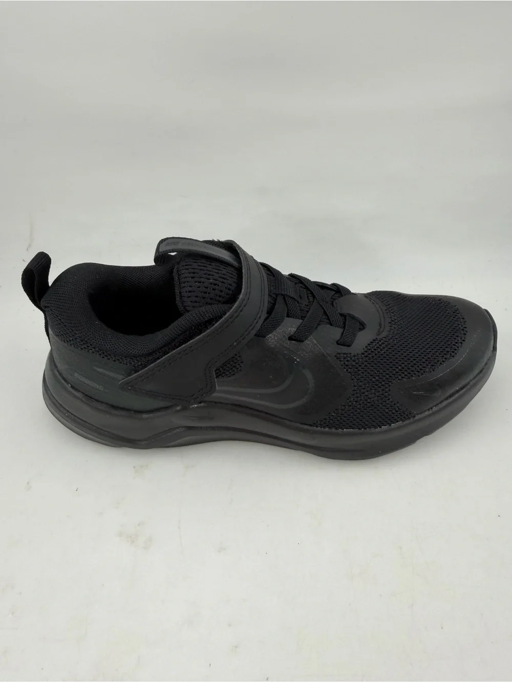 Nike Kid’s Triple Black Cosmic Runner Sneakers -SZ 1.5 Youth- Shoes Hook & Loop